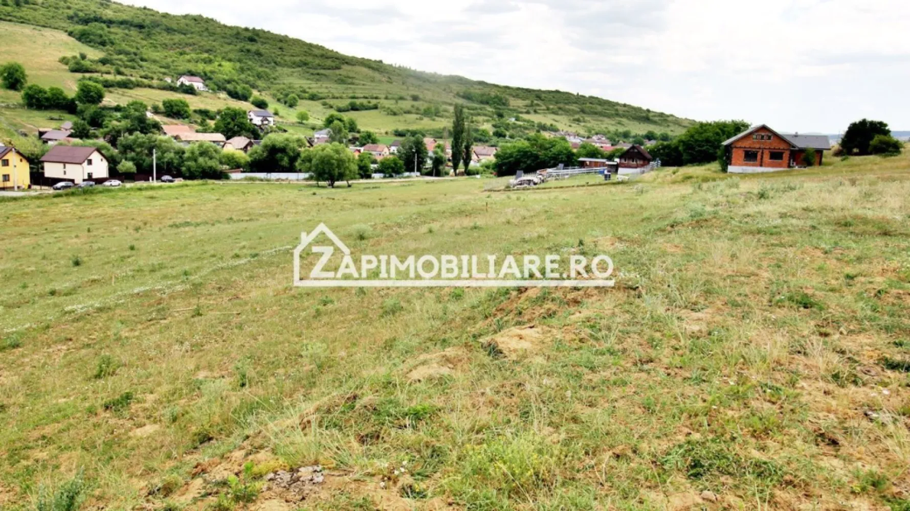Teren Intravilan 700 mp. strada Vale Sancraiu de Mures - Vă oferim spre vânzare 700 mp teren intravilan situat pe Strada Vale, in Sancraiu de Mures oferit de Zap Imobiliare, comision ZERO.

Cei interesați pot achiziționa terenul la prețul de 35.500 EURO negociabil
Contact: 0774048706 Bogdan

Compania ZapImobiliare a ales cei mai buni și experimentați parteneri în realizarea tranzacțiilor astfel încât odată cu cea mai bună alegere imobiliară vei primi la pachet și cele mai bune servicii necesare în tot acest proces.

Dacă vă place această ofertă - sau pentru alte informații sunați la numărul de contact din anunț!
Compania Zap Imobiliare vă pune la dispoziție toate informațiile, actele și documentele necesare alături de asistență și consiliere permanentă până la finalizarea achiziției imobiliare. Ne dorim să îți oferim cea mai plăcută experiență, îndeplinim vise cu pereți!