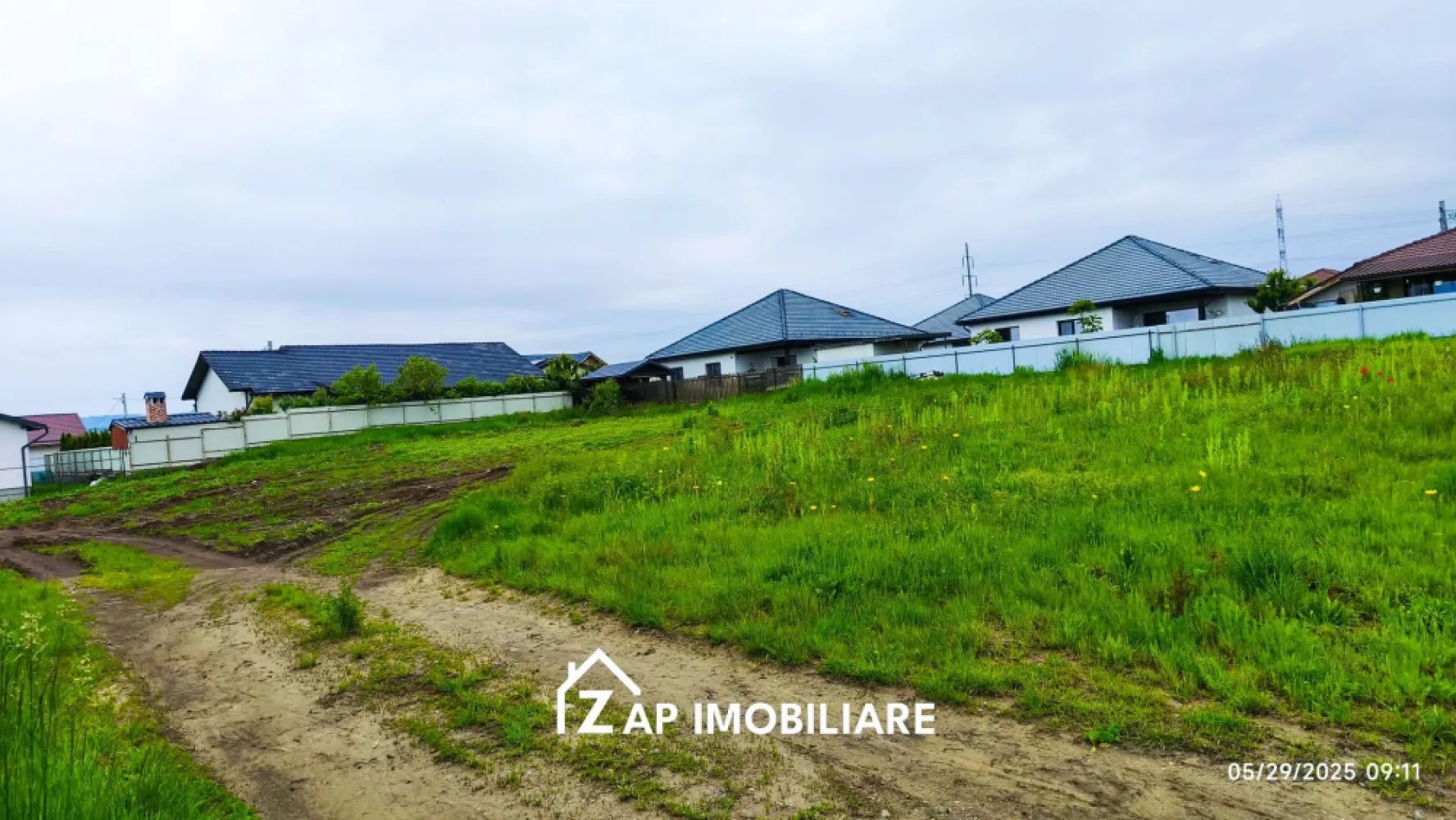 Nazna - Izvorului - 509 mp intravilan - deschidere 19m - ID proprietate: CP2561595
Contact ⓪⑦②⑥ ②②③ ⑧⑧⑥ Sebastian
De vanzare teren intravilan 509 mp, situat in Sancraiu de Mures localitatea Nazna, Strada Izvorului oferit de Zap Imobiliare
- deschidere front 19 m liniari
- utilitati in apropiere - zona cu case 
Pret 41738 euro - 82 euro/mp negociabil
Comision Zero cumparator