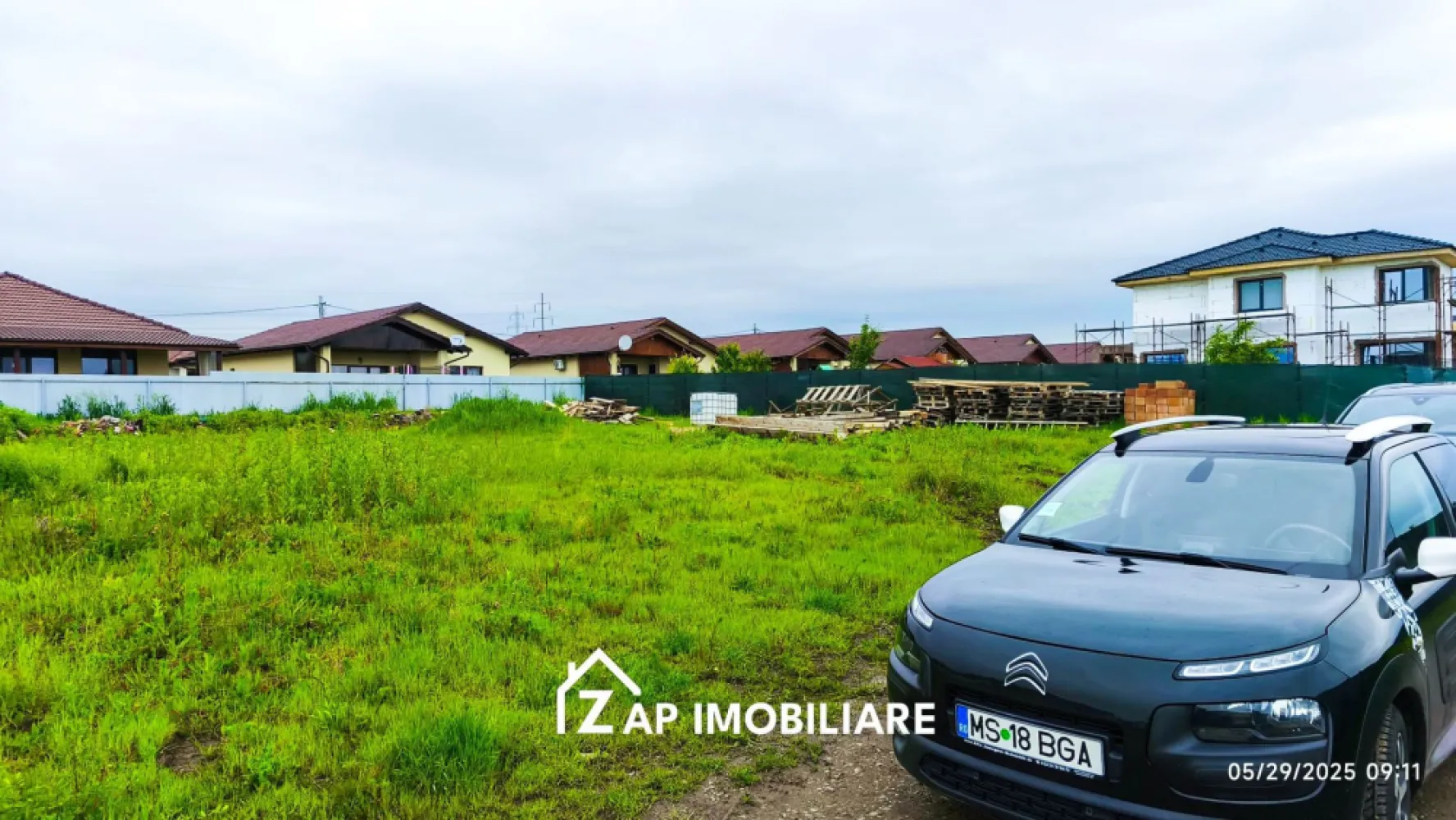 Nazna - Izvorului - 509 mp intravilan - deschidere 19m - ID proprietate: CP2561595
Contact ⓪⑦②⑥ ②②③ ⑧⑧⑥ Sebastian
De vanzare teren intravilan 509 mp, situat in Sancraiu de Mures localitatea Nazna, Strada Izvorului oferit de Zap Imobiliare
- deschidere front 19 m liniari
- utilitati in apropiere - zona cu case 
Pret 41738 euro - 82 euro/mp negociabil
Comision Zero cumparator