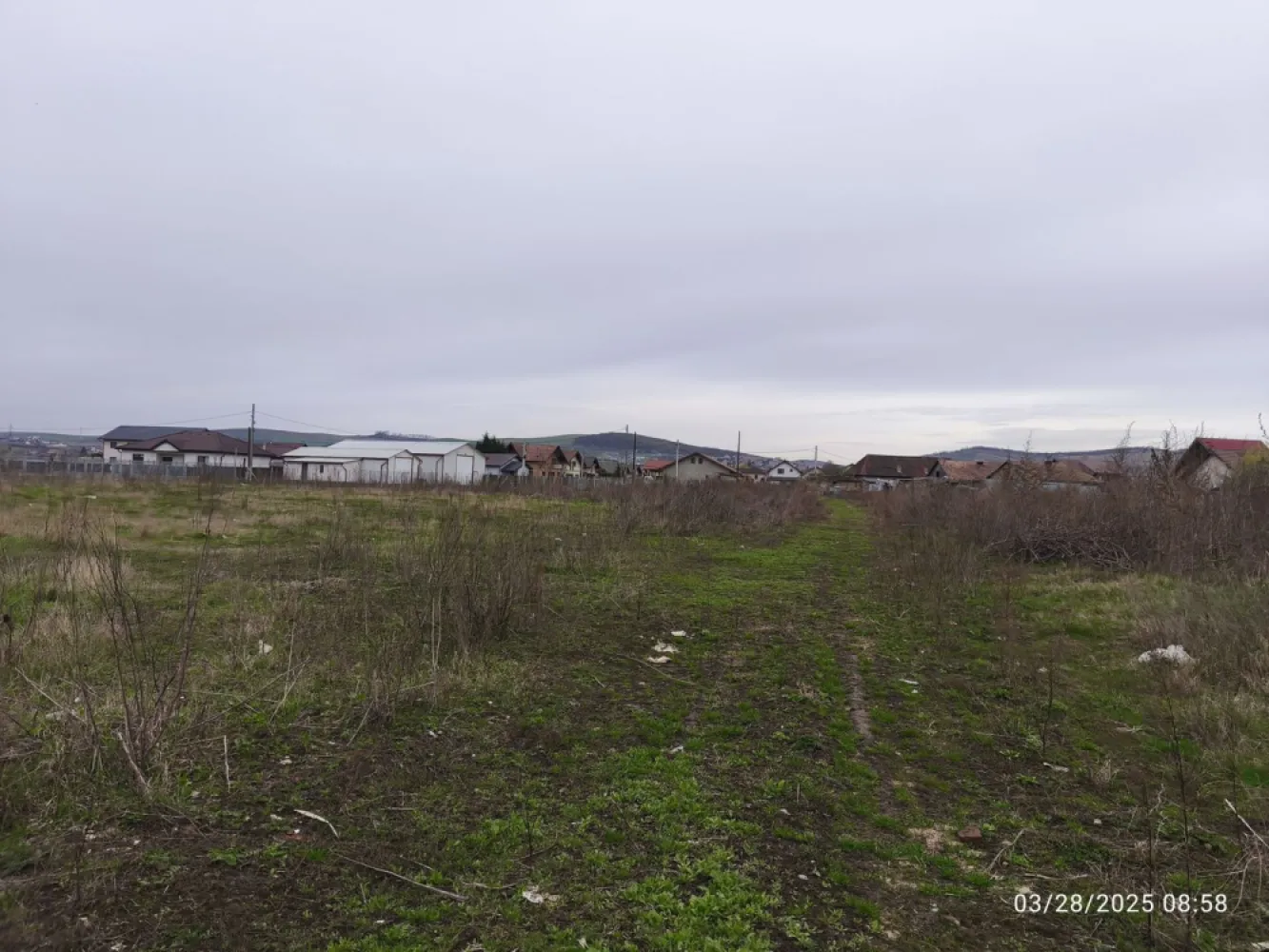 Teren drept 19059 mp - toate utilitățile - asfalt - Sancrai - Mentionati ID-ul proprietatii cand apelati: CP2487098
Contact ⓪⑦②⑥ ②②③ ⑧⑧⑥ Sebastian
Vă oferim spre vânzare un teren cu suprafața de 19059 mp. situat în Sancraiul de Mureș cu deschidere de 89 metri la strada Muresului la asfalt cu toate utilitățile
Teren drept 
Cei interesați pot achiziționa terenul la prețul de 50 EURO mp negociabil, comision ZERO pentru cumparator

Dacă vă place această ofertă - sau pentru alte informații sunați la numărul de contact din anunț!
Compania Zap Imobiliare vă pune la dispoziție toate informațiile, actele și documentele necesare alături de asistență și consiliere permanentă până la finalizarea achiziției imobiliare. Ne dorim să îți oferim cea mai plăcută experiență.