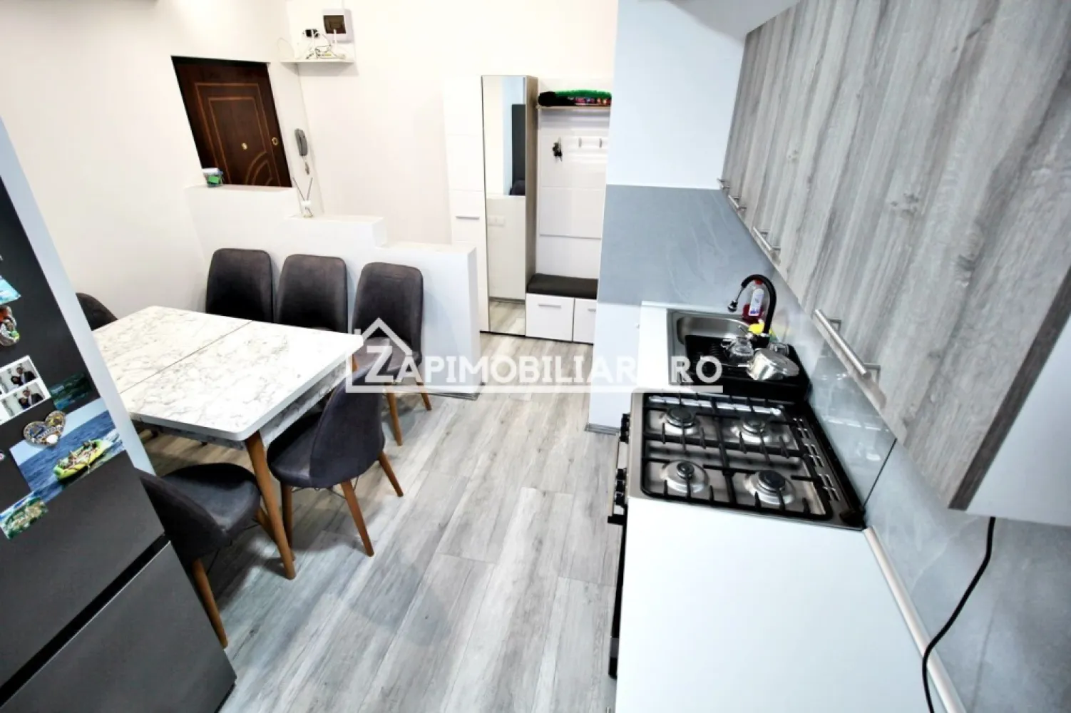 Apartament 2camere,mobilat si utilat,2balcoane,pivnită,garaj