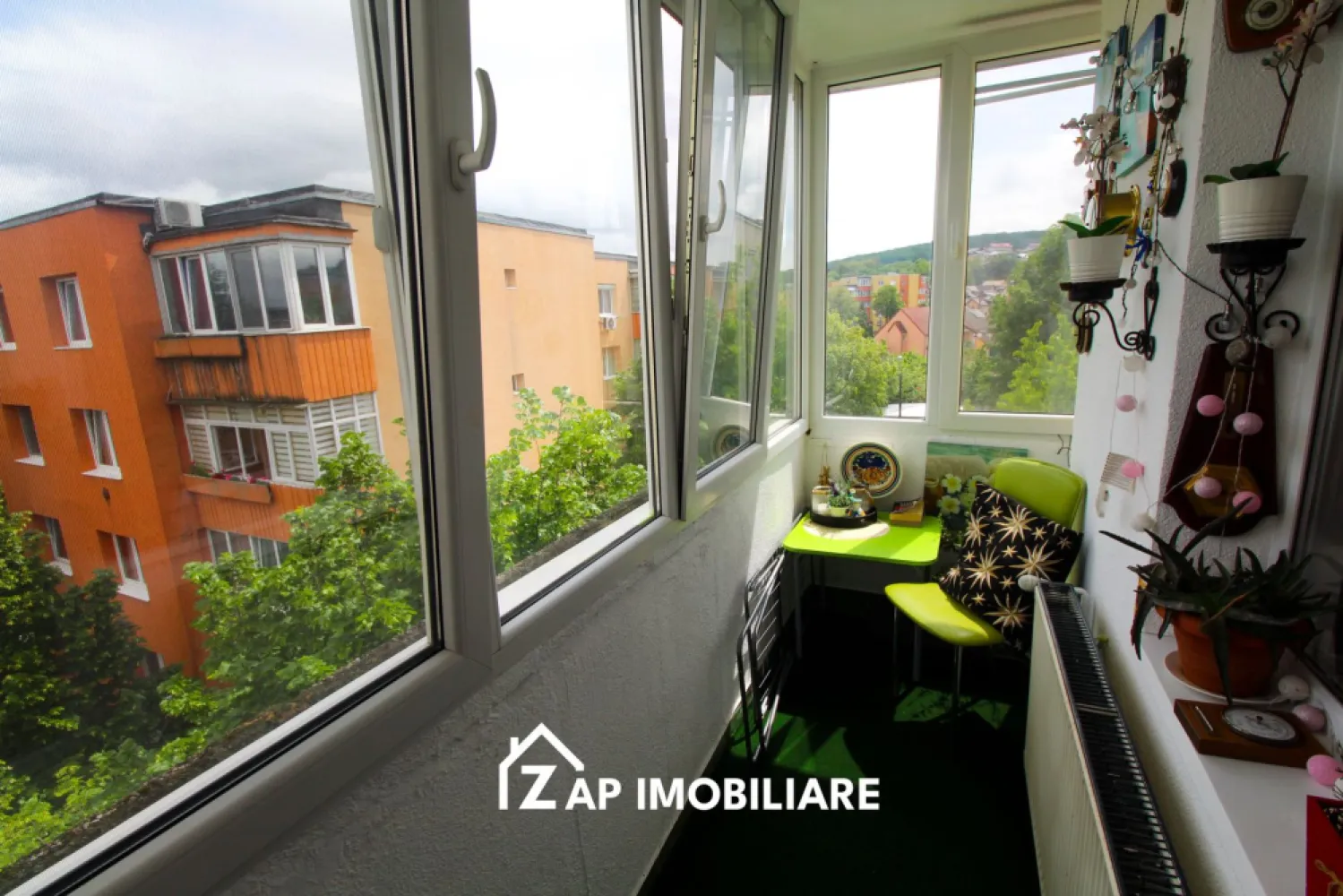 Magurei - Apt 80 mp - 3 camere - 2 bai - decomandat - modern