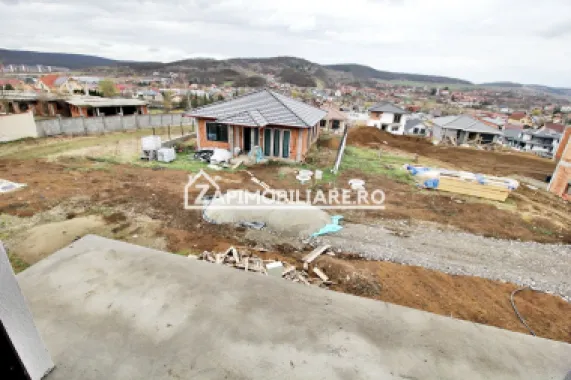 Casa la cheie cu gard,4 camere,2 bai,528mp teren, zona Penny