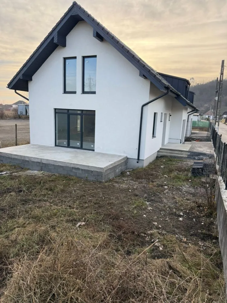 Casa Individuala 135 mp cu garaj - Unirii - Voinicenilor