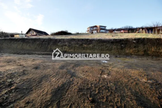 Teren Intravilan cu puz si utilităti, 618 mp