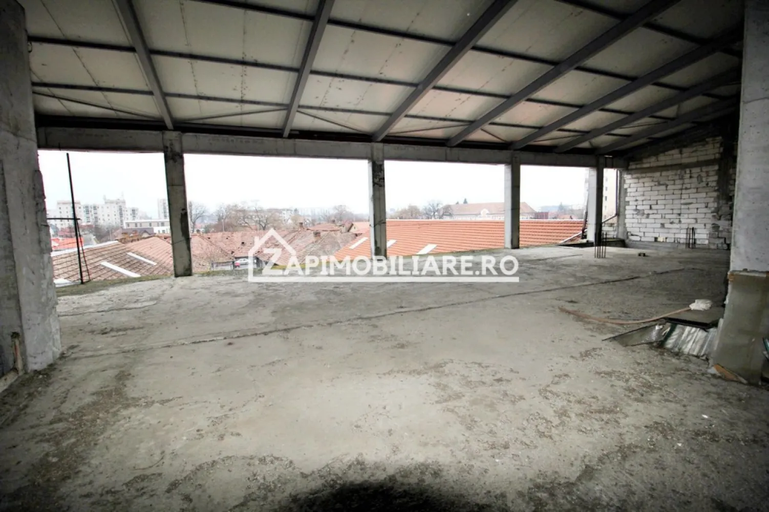 Spatiu comercial 2.800 mp.Piata Republicii,555 euro mp - De vanzare spatiu Comercial cu suprafata construită de 2 800mp.si suprafata utililă 2250 mp amplasat pe un teren cu suprafata de 1.200 mp.situat in Piata Republicii
Contact 0774048706 Bogdan
Compartimentare
Spatiul se vinde la pretul de 1.250.000 euro negociabil,
Comision ZERO
Acest anunț nu corespunde cerințelor tale? Sună la numărul afișat în anunț și unul dintre agenții noștri te va ajuta cu alte oferte personalizate în funcție de cerințele tale. Contact Bogdan 0774048706