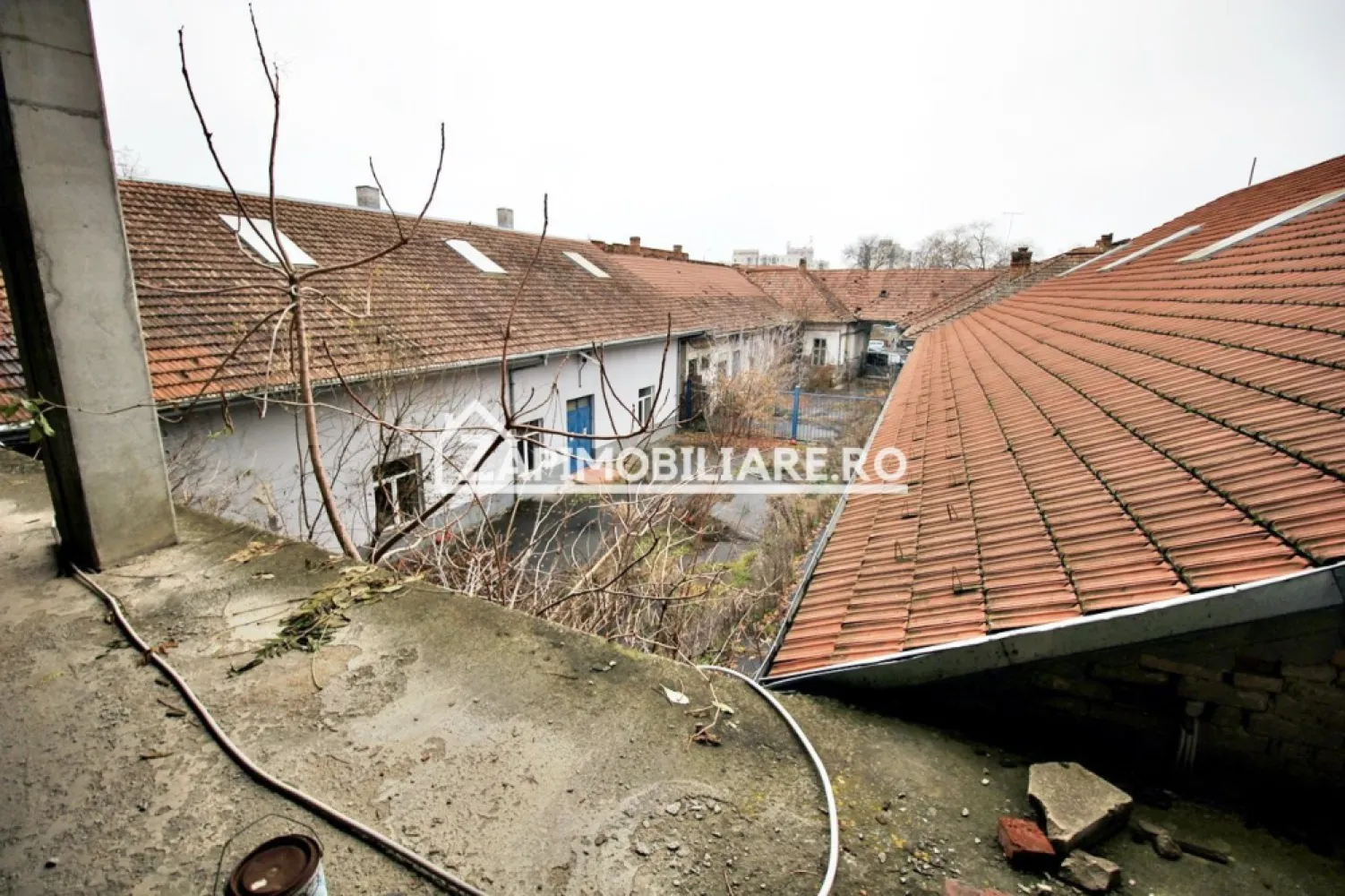 Spatiu comercial 2.800 mp.Piata Republicii,555 euro mp