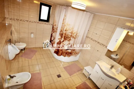 Casa 8 camere,4 bai,482mp,1.100mp teren,2 garaje,0% comision