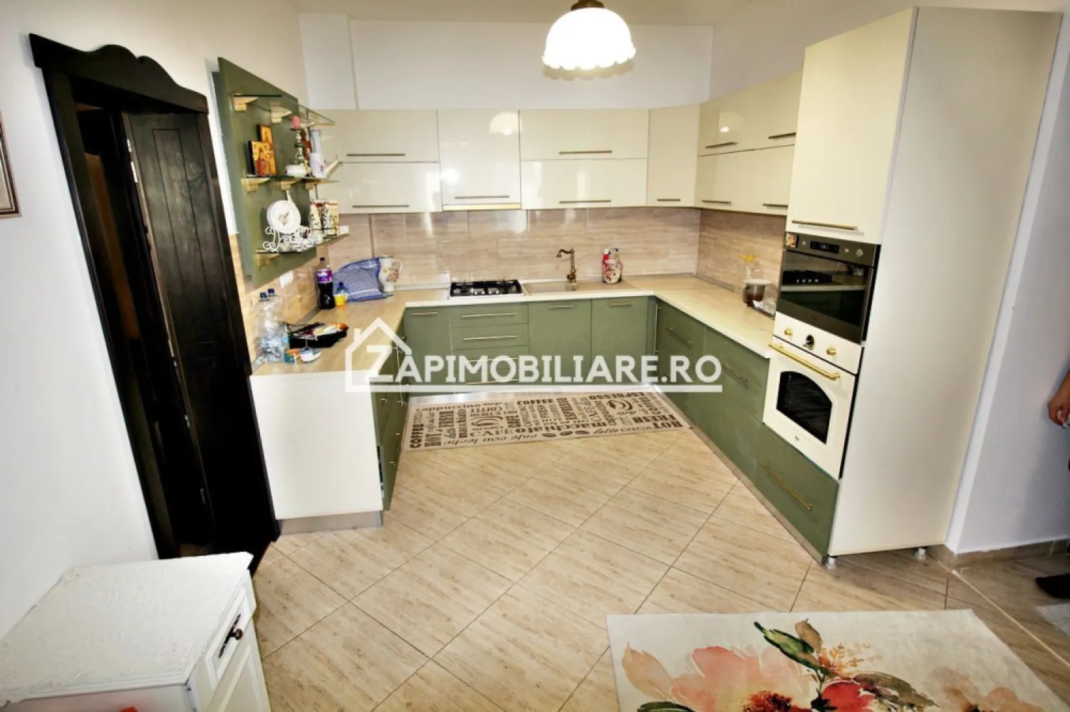 Casa 8 camere,4 bai,482mp,1.100mp teren,2 garaje,0% comision