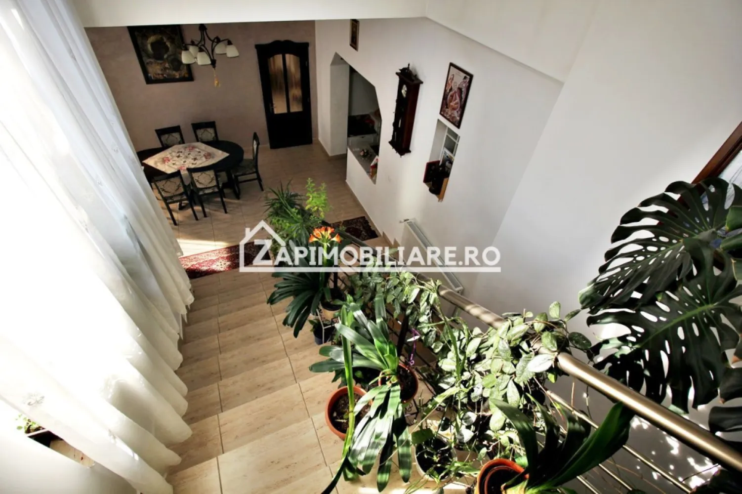 Casa 8 camere,4 bai,482mp,1.100mp teren,2 garaje,0% comision