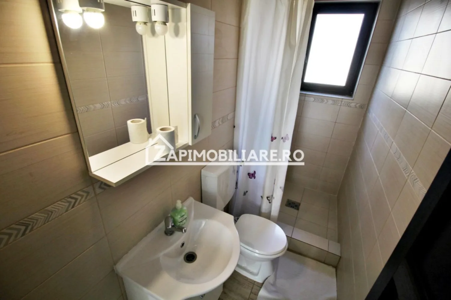 Casa 8 camere,4 bai,482mp,1.100mp teren,2 garaje,0% comision