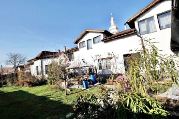 Casa 8 camere,4 bai,482mp,1.100mp teren,2 garaje,0% comision