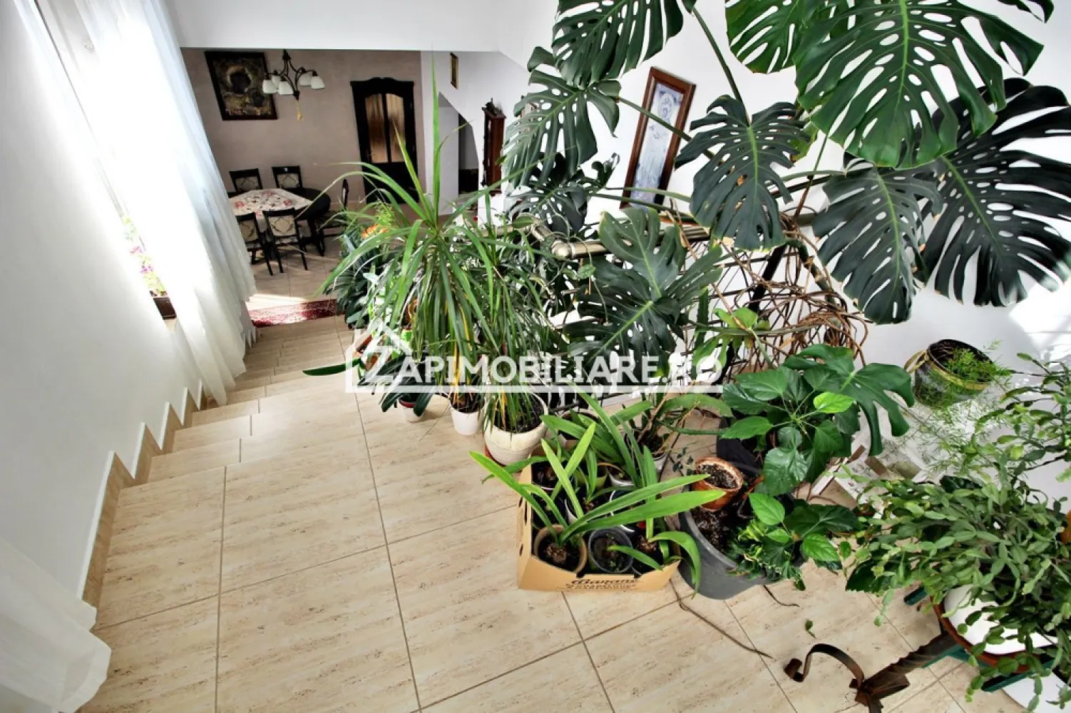 Casa 8 camere,4 bai,482mp,1.100mp teren,2 garaje,0% comision