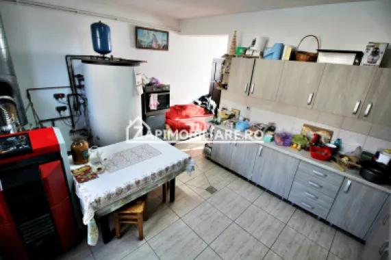 Casa 8 camere,4 bai,482mp,1.100mp teren,2 garaje,0% comision