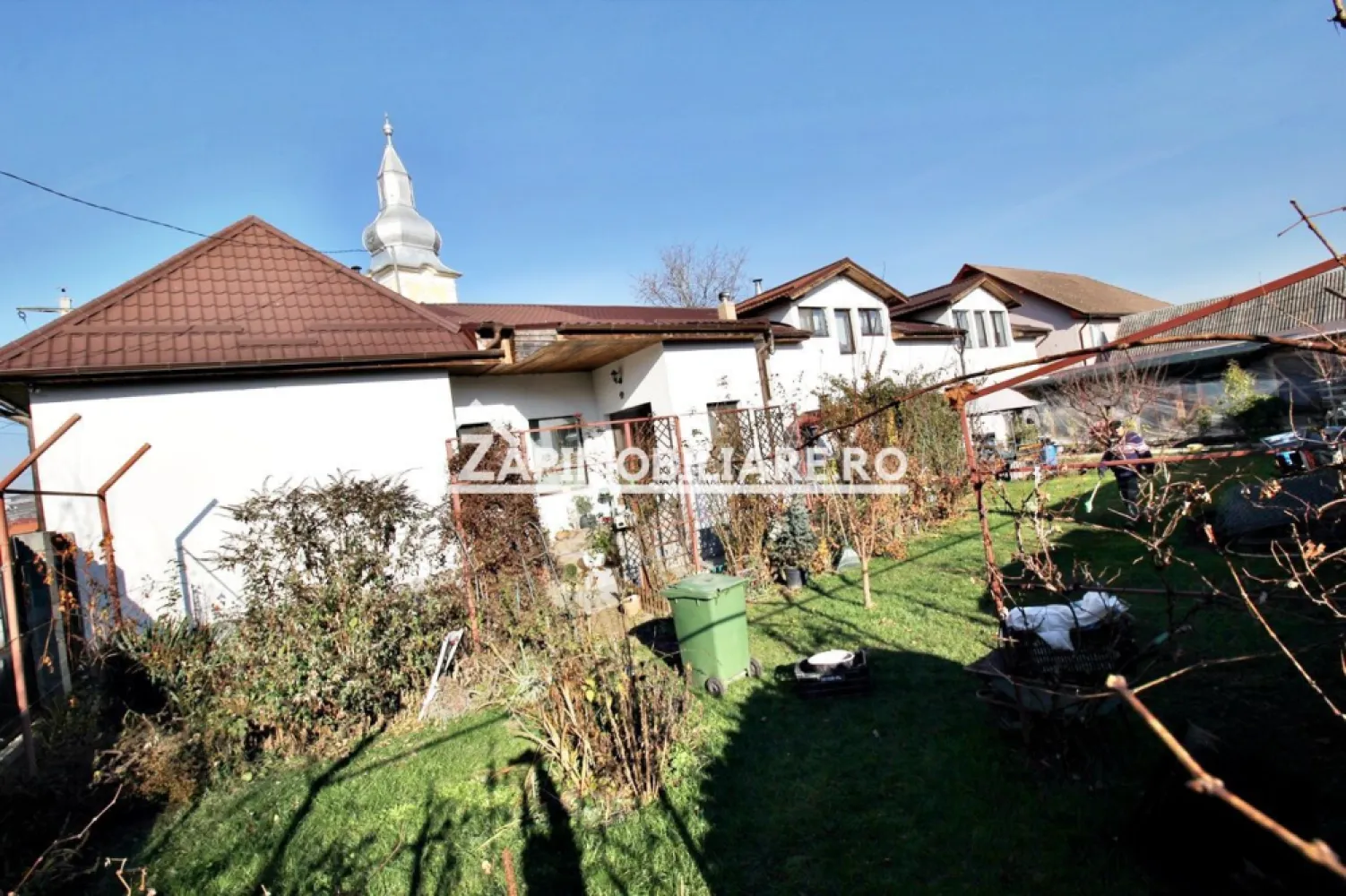 Casa 8 camere,4 bai,482mp,1.100mp teren,2 garaje,0% comision