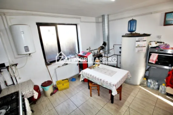 Casa 8 camere,4 bai,482mp,1.100mp teren,2 garaje,0% comision