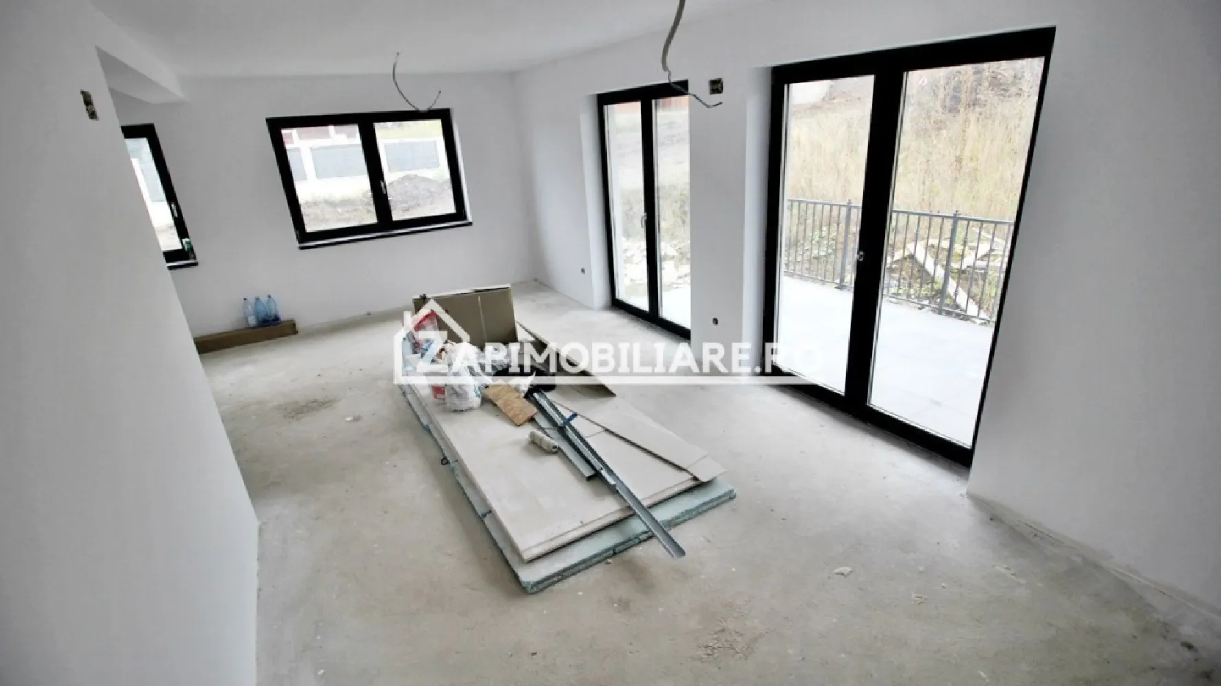 Casa 4 camere la cheie,2bai,120 mp,501 mp teren,zona Corunca