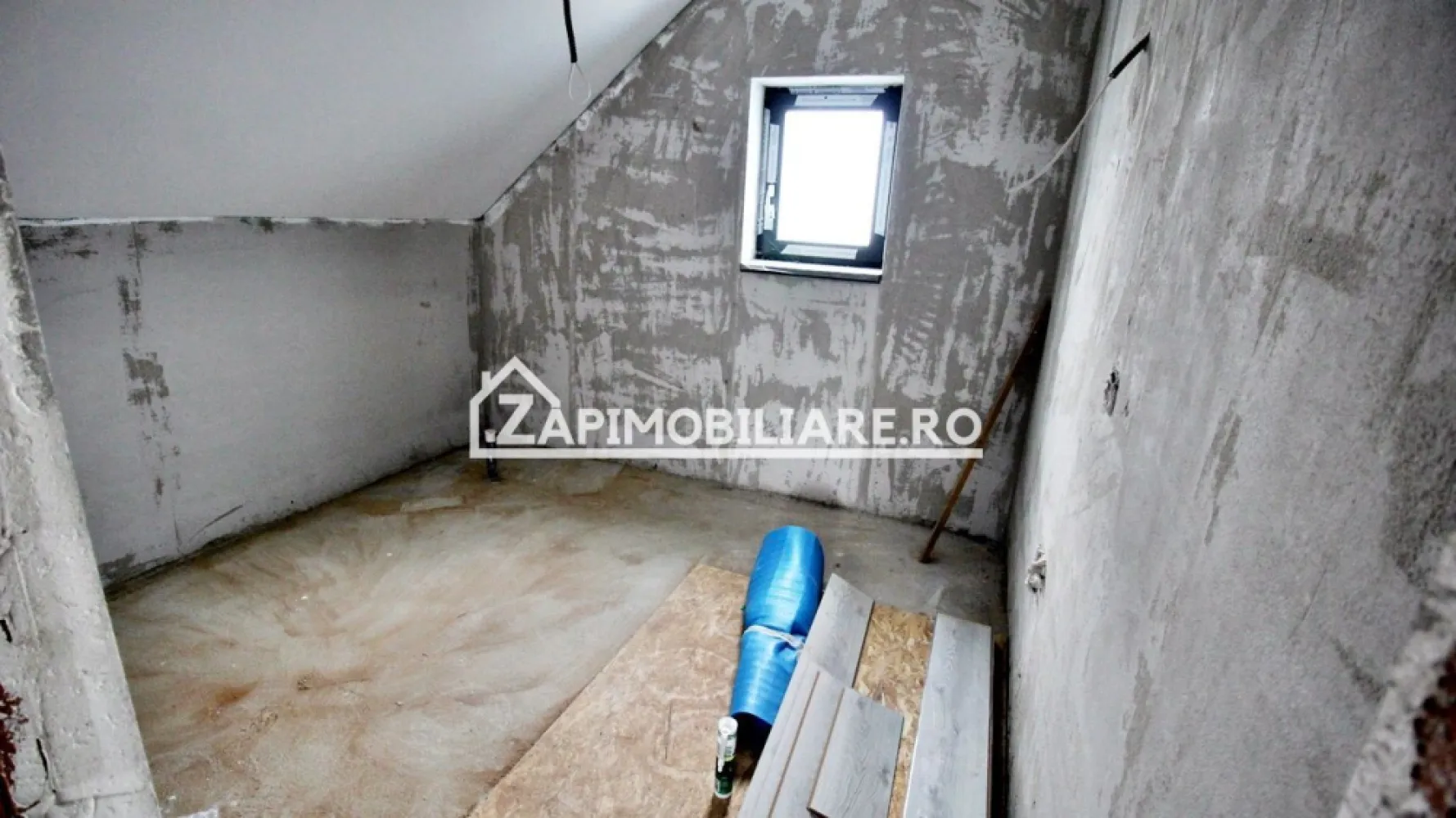 Casa 4 camere la cheie,2bai,120 mp,501 mp teren,zona Corunca
