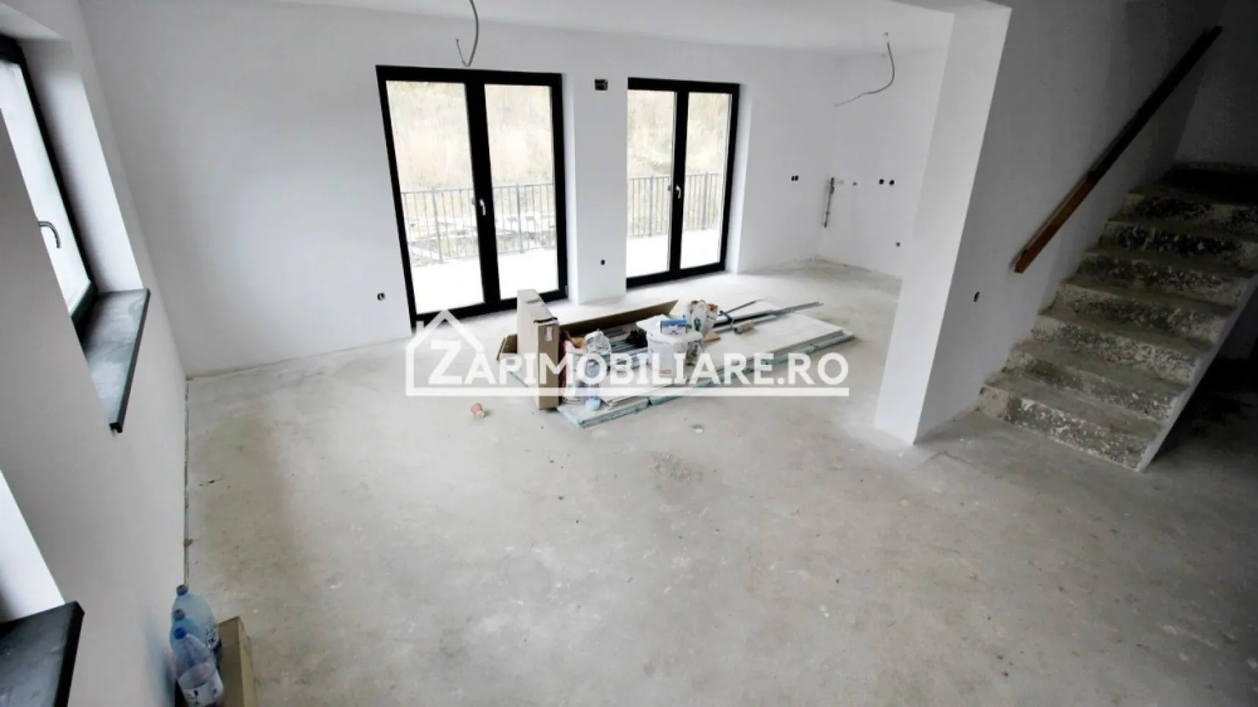 Casa 4 camere la cheie,2bai,120 mp,501 mp teren,zona Corunca