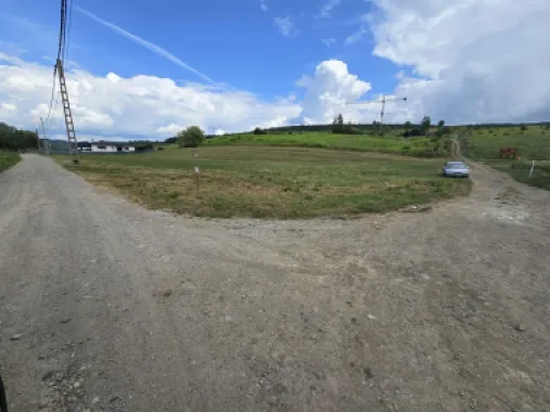 Teren intravilan 18.600 mp.cu deschidere de 250 m la drum