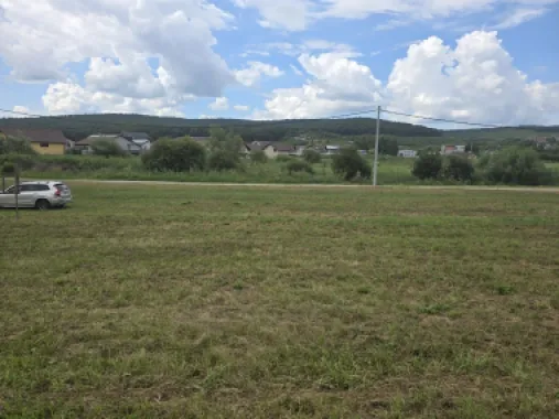 Teren intravilan 18.600 mp.cu deschidere de 250 m la drum