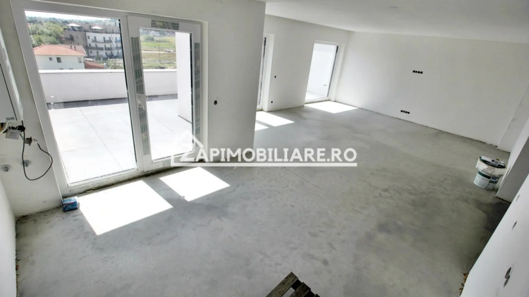 Penthous 3 cam.1 terasă,1 balcon 2 băi,1 dressing,1 parcare