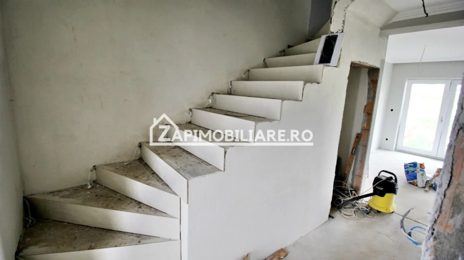 Casa D-P-E,5 camere, 3 băi,213mp, 325mp teren 0% comision