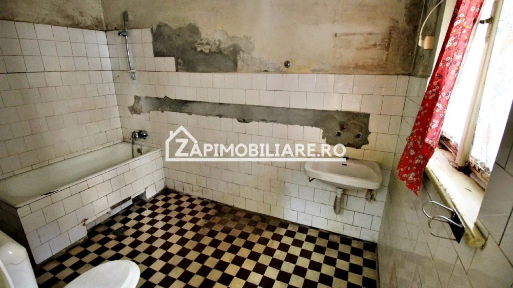 Casa 3 camere, 113 mp, 170 mp teren, zona Cetate
