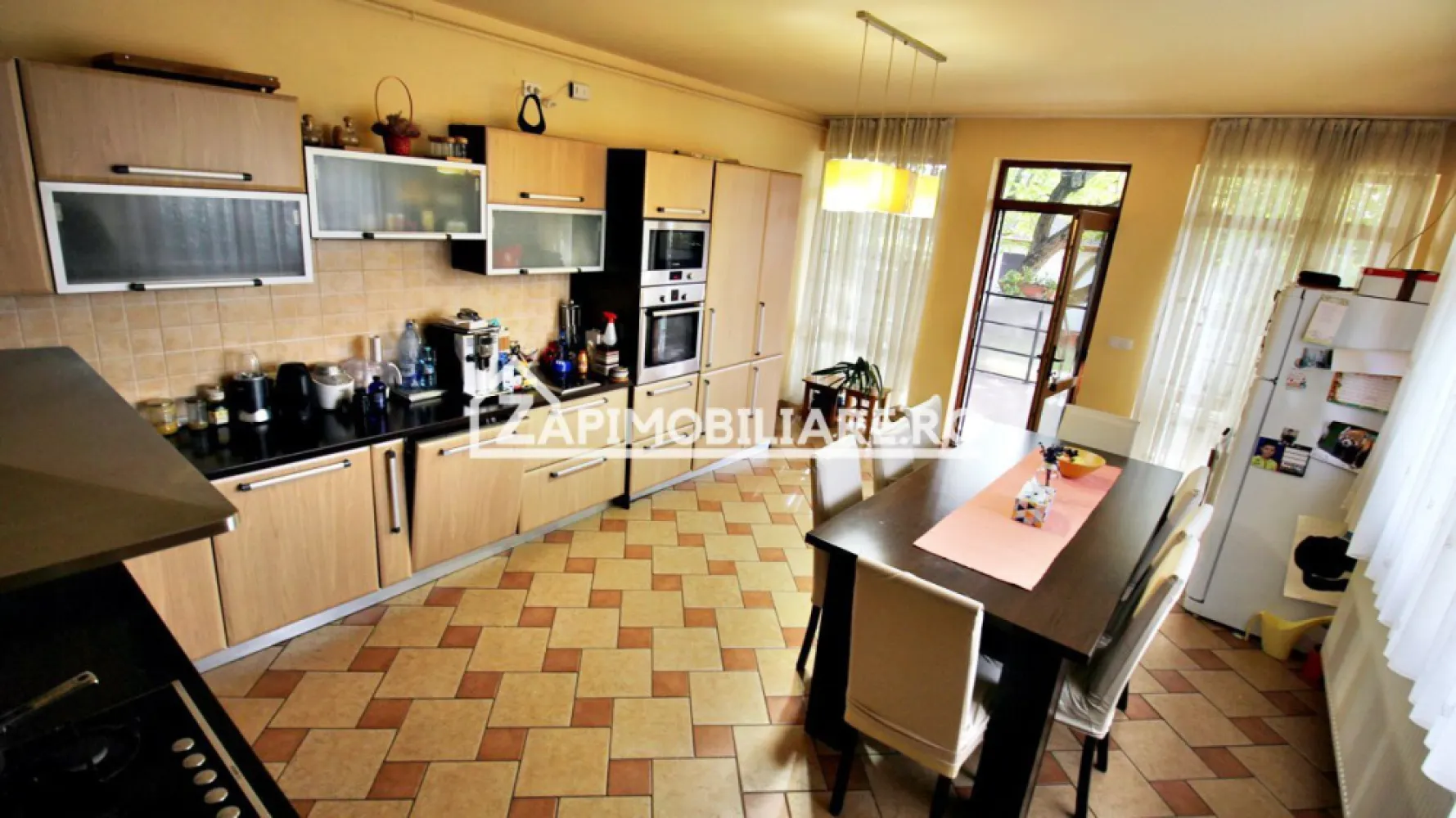 Casa 3 camere 174mp,1.522 mp.teren,garaj,livadă 0% comision - Contact 0774048706 Bogdan
De vânzare casă, singur în curte 3 camere cu posibilitate de mansardare situată în cartierul Unirii, str. Podeni suprafața utilă de 174 mp , suprafata construită 254 mp amplasată pe un teren cu suprafața de 1.522 mp, cu o deschidere la drum de 20 ml.
Compartimentare:
- la parter: 1 living, 1 bucătărie, 2 băi, 1 hol , 2 dormitoare, 1 terasă , 1 garaj dublu
- la etaj: proiect 2 dormitoare, 2 băi

Detalii:
- centrală termică, calorifere, geamuri termopan,.
- fundația casei are o adâncime de 1 m, pereții sunt din cărămidă, izolată cu polistiren de 10 cm.
- pod mansardabil, 
- anul construcției 2010
- curte amenajată cu gazon ,irigatie, livadă, 
- usa garaj si poarta automatizată
- sistem de supraveghere si alarmă
 - se acceptă schimb 
Utilitați:
- curent, apă, gaz, canalizare
Casa se vinde la cheie mobilată și utilată la prețul de 370.000 Euro negociabil. Comision ZERO!
Contact 0774048706 Bogdan
Daca vă place această ofertă sau pentru alte informații sunați la numărul de contact din anunț! 
Compania Zap Imobiliare vă pune la dispoziție toate actele și documentele necesare alături de asistență și consiliere permanentă până la finalizarea achiziției imobiliare. 
Ne dorim să îți oferim cea mai plăcută experiență, îndeplinim vise cu pereți!