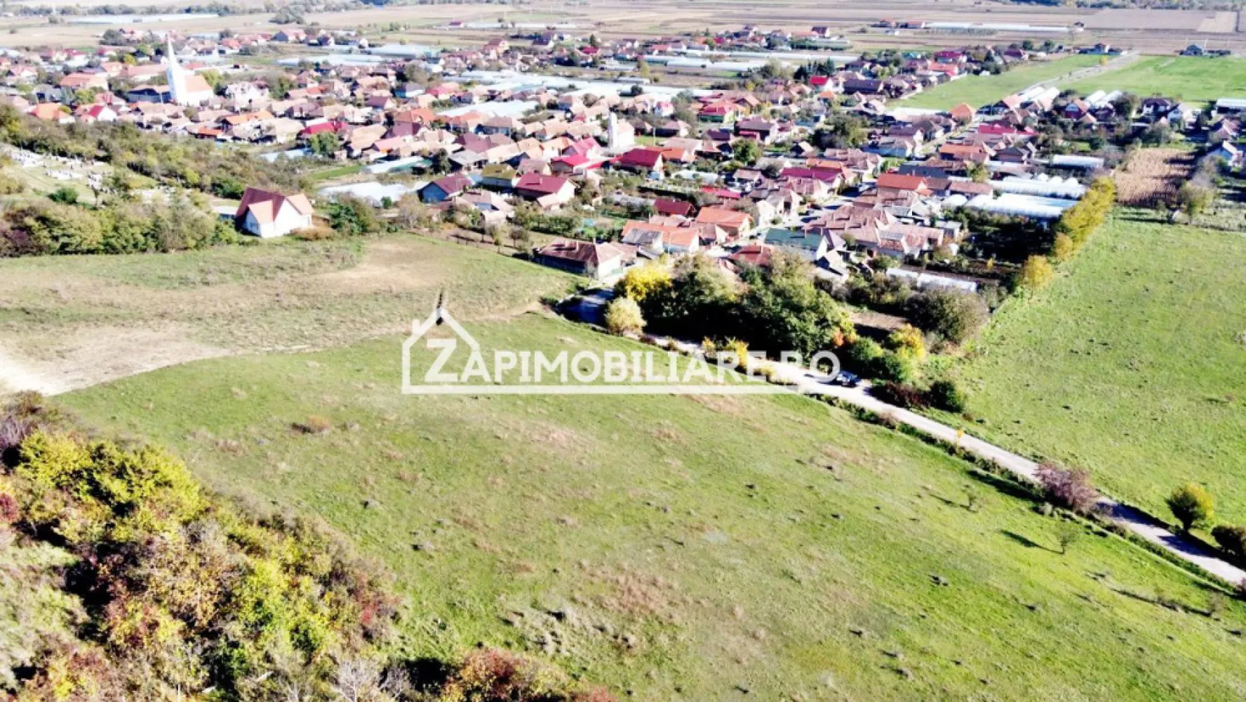 Teren 2.200 mp puz aprobat 36.euro mp - De vanzare teren, ideal pentru construcția de locuințe, în suprafață totală de 2.200 mp, într-o zonă superbă din satul Curteni, comuna Sântana de Mureș.
Contact 0774048706 Bogdan
Terenul poate fi achiziționat integral sau în 2 parcele a câte 611 mp, respectiv 1.000 mp, la care se adaugă drum de acces de 589 mp.
Utilitățile se află în imediata vecinătate a terenului, iar panorama este excepțională.
Prețul pentru achiziția separată a loturilor este de 39 euro/mp, iar în cazul achiziționării integrale a celor 2.200 mp, prețul total este 80.000 euro.
Contact 0774048706 Bogdan
Dacă vă place această ofertă - sau pentru alte informații sunați la numărul de contact din anunț! 0774048706 Bogdan
Compania Zap Imobiliare vă pune la dispoziție toate informațiile, actele și documentele necesare alături de asistență și consiliere permanentă până la finalizarea achiziției imobiliare. Ne dorim să îți oferim cea mai plăcută experiență.