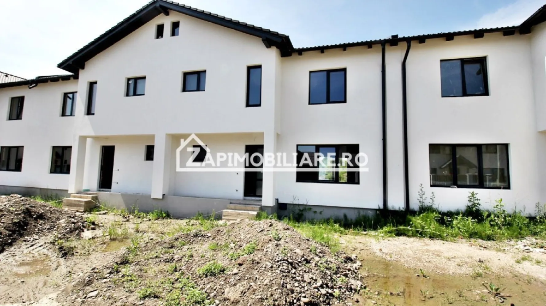 Casa 4 camere, zona Spitalul nou de Oncologie 0% comision - Contact 0774048706 Bogdan
De vânzare casă tip Duplex cu pereti dublii, singur în curte 4 camere, 2 băi, situată aproape de Spitalul nou de Oncologie, suprafața utilă de 116 mp. amplasată pe un teren cu suprafața de 250 mp,
Compartimentare:
- la parter: 1 living, 1 bucătărie, 1 baie, 1 hol, 2 terase acoperite
- la etaj: 3 dormitoare, 2 băi

Detalii:
- centrală termică,incălzire in pardoseală, geamuri tripan
- fundația casei are o adâncime de 1 m, pereții sunt din cărămidă, acoperișul de țiglă, izolată cu polistiren de 10 cm.
- anul construcției 2023

Utilitați:
- curent, apă, gaz, canalizare

Casa se vinde semifinisată la prețul de 142.000 plus tva Comision ZERO!
Contact 0774048706 Bogdan
Daca vă place această ofertă sau pentru alte informații sunați la numărul de contact din anunț! 
Compania Zap Imobiliare vă pune la dispoziție toate actele și documentele necesare alături de asistență și consiliere permanentă până la finalizarea achiziției imobiliare. 
Ne dorim să îți oferim cea mai plăcută experiență, îndeplinim vise cu pereți!