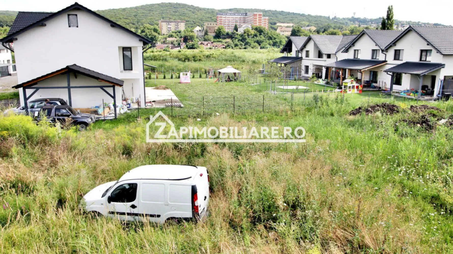Teren 713mp.cu proiect si autorizatie de constructie Duplex - De vanzare 713 mp teren intravilan cu autorizatie de constructie Duplex,proiect si toate utilitățile în fata terenului ,aproape de Spitalul nou de Oncologie
Terenul de 713 mp.se vinde cu proiect si autorizatie de constructie Duplex la prețul de 126.000 Euro Comisionul este ZERO!
Contact 0774048706 Bogdan
Dacă vă place această ofertă - sau pentru alte informații sunați la numărul de contact din anunț! 0774048706 Bogdan
Compania Zap Imobiliare vă pune la dispoziție toate informațiile, actele și documentele necesare alături de asistență și consiliere permanentă până la finalizarea achiziției imobiliare. Ne dorim să îți oferim cea mai plăcută experiență, îndeplinim vise cu pereți!