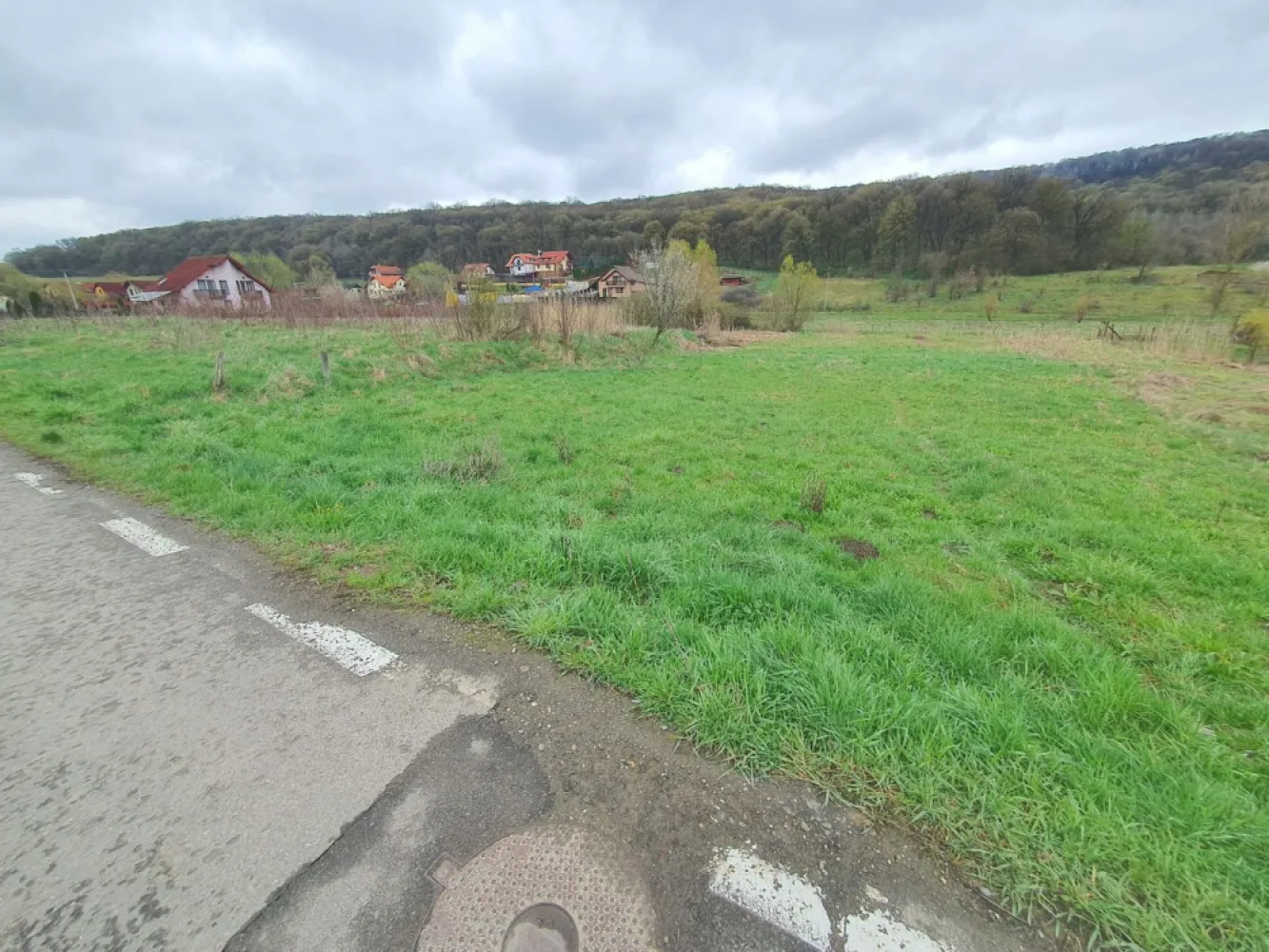 Teren intravilan in Corunca cu 1.600 mp.49.euro mp - De vănzare 1.600 mp.teren intravilan in Corunca cu deschidere de 19 m la drum asfaltat 
zona Rezidentială cu utilitati langă teren
Contact 0774048706 Bogdan
Terenul de 1.600 mp.se vinde la prețul de 78.000 Euro negociabil Comisionul este ZERO!
Contact 0774048706 Bogdan
Dacă vă place această ofertă - sau pentru alte informații sunați la numărul de contact din anunț! 0774048706 Bogdan
Compania Zap Imobiliare vă pune la dispoziție toate informațiile, actele și documentele necesare alături de asistență și consiliere permanentă până la finalizarea achiziției imobiliare.