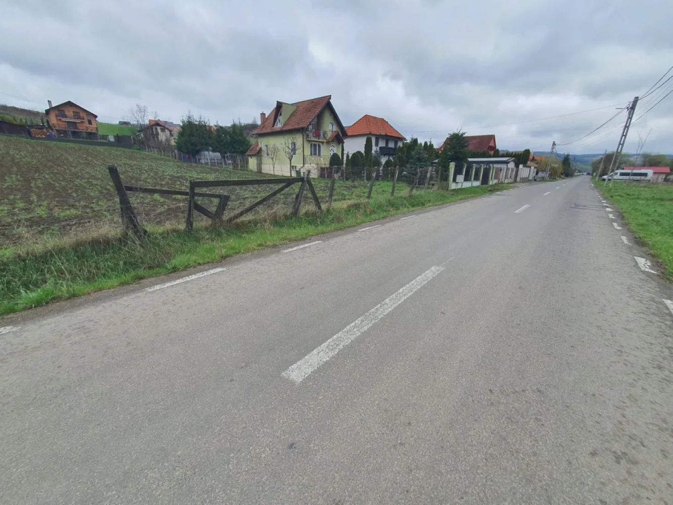 Teren intravilan in Corunca cu 1.600 mp.49.euro mp - De vănzare 1.600 mp.teren intravilan in Corunca cu deschidere de 19 m la drum asfaltat 
zona Rezidentială cu utilitati langă teren
Contact 0774048706 Bogdan
Terenul de 1.600 mp.se vinde la prețul de 78.000 Euro negociabil Comisionul este ZERO!
Contact 0774048706 Bogdan
Dacă vă place această ofertă - sau pentru alte informații sunați la numărul de contact din anunț! 0774048706 Bogdan
Compania Zap Imobiliare vă pune la dispoziție toate informațiile, actele și documentele necesare alături de asistență și consiliere permanentă până la finalizarea achiziției imobiliare.
