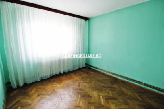 Dambu Pietros - Zona Ansamblul Muresul - 4 camere - 2 balcoane