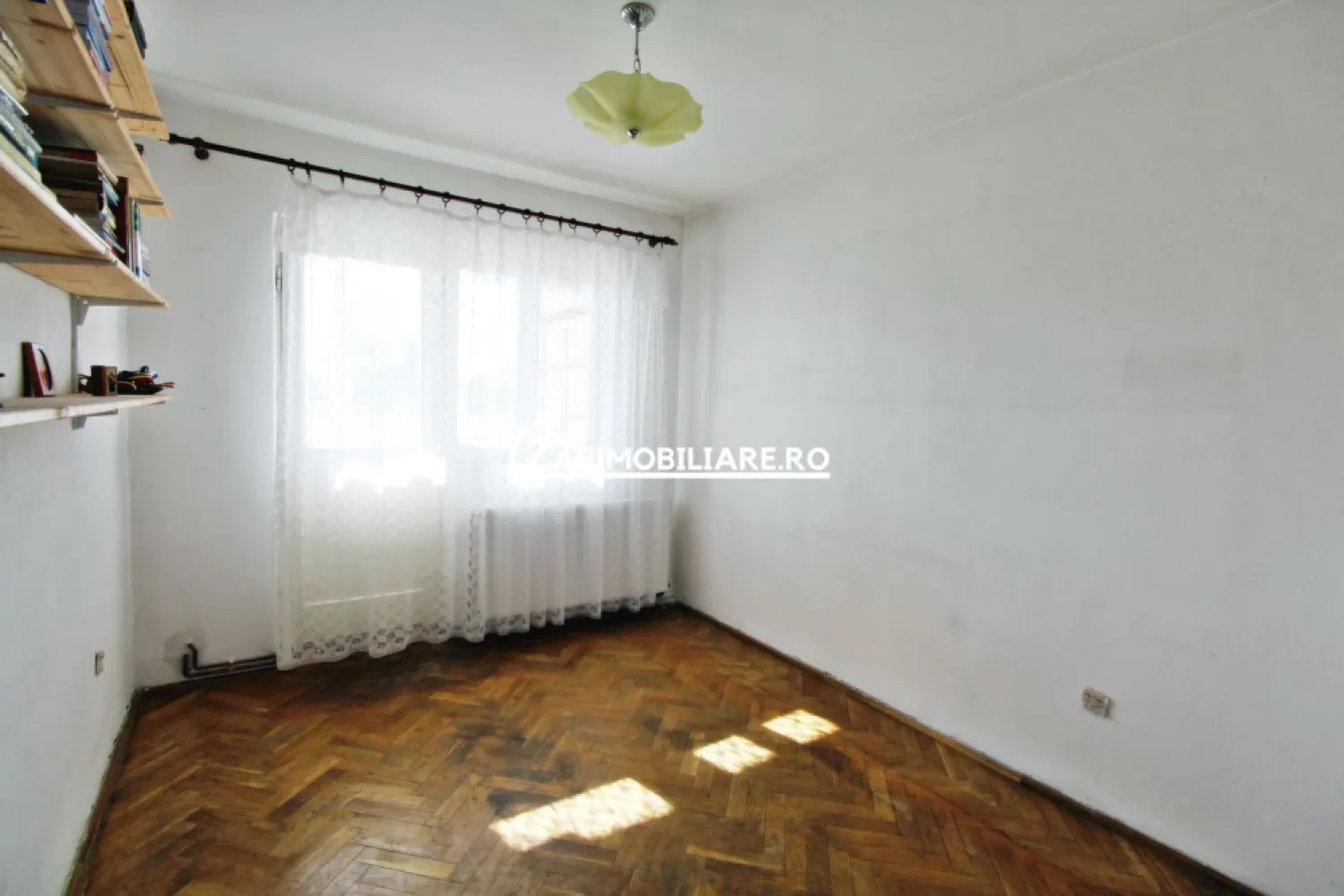 Dambu Pietros - Zona Ansamblul Muresul - 4 camere - 2 balcoane
