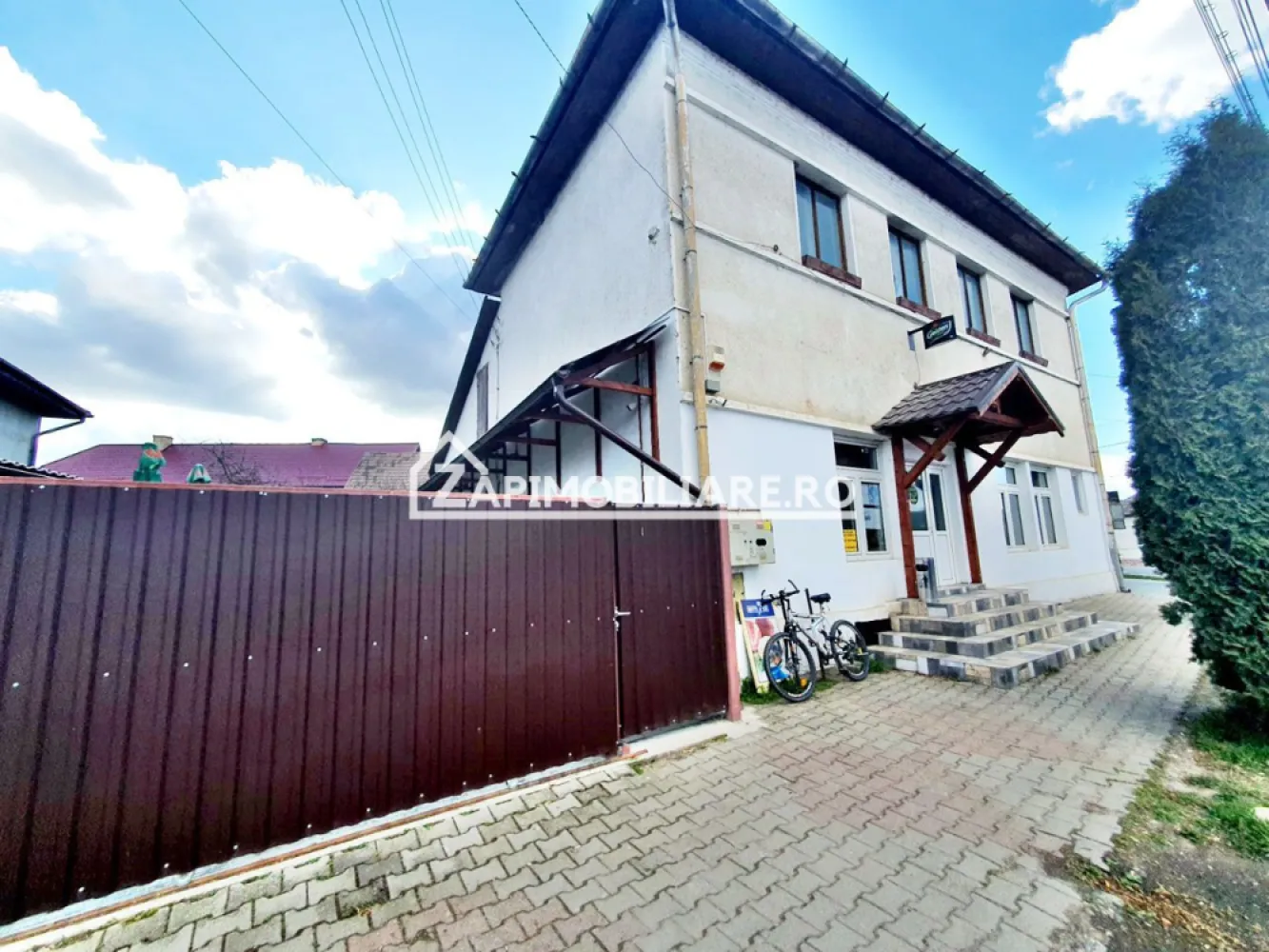 Spatiu Comercial 11 camere,370 mp utili,960 mp teren