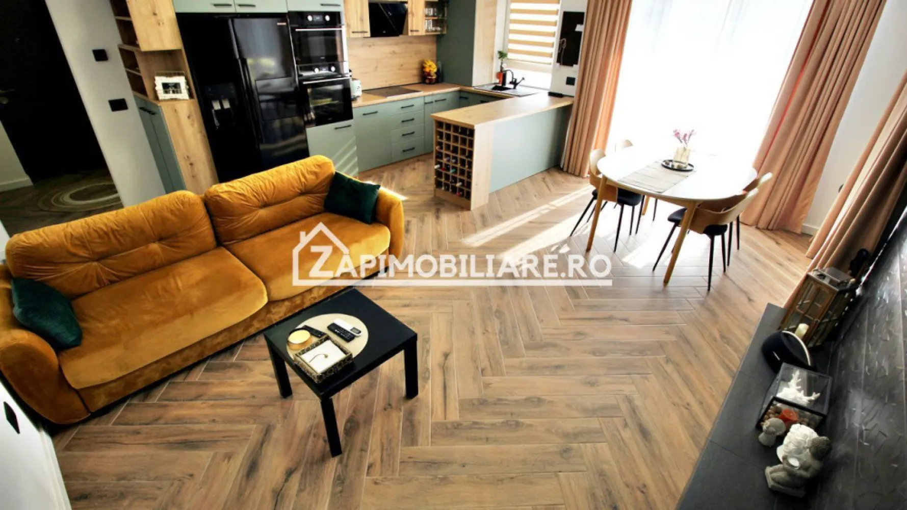 Apartament 3 camere,2 băi, mobilat LUX 82mp, cartier Maurer - Contact 0774048706 Bogdan
De vânzare apartament 3 camere decomandat confort 1, situat în cartierul Maurer, suprafață utilă de 82 mp, situat la Parter posibilitate spatiu comercial, oferit de Zap Imobiliare 
Detalii: 
- 1 living, 2 dormitoare, 1 bucătărie, 2 băi, 1 balcon , 1 dressing, 1 hol, 1 boxă la subsol
- centrală termică, incălzire in pardoseală, geamuri tripan, ușă metalică.
- masina de spalat rufe, frigider, aragaz, masină de spălat vase, aer conditionat
- posibilitate transformare in spatiu comercial
- garajul se vinde separat la pretul de 15.000 euro
- apartamentul este izolat termic si fonic cu vată bazaltică de 10 cm
Proprietatea se află într-o zonă cu un confort deosebit, datorită amplasării în imediata apropiere a tot ceea ce înseamnă viață modernă, și anume: mijloace de transport în comun, magazine, unități de învățământ de toate gradele, piață, parc, bănci, farmacii, s.a.
Locuința se vinde mobilată și utilată la prețul de 169.000 Euro negociabil. Comisionul este ZERO!
Contact 0774048706

Dacă vă place această ofertă - sau pentru alte informații sunați la numărul de contact din anunț! 
Compania Zap Imobiliare vă pune la dispoziție toate informațiile, actele și documentele necesare alături de asistență și consiliere permanentă până la finalizarea achiziției imobiliare. Ne dorim să îți oferim cea mai plăcută experiență, îndeplinim vise cu pereți!