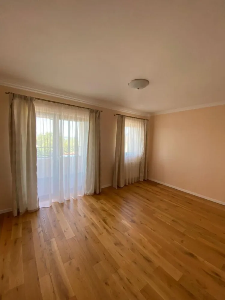 Casa 5 camere,477 mp,1077 mp teren, zona Cornisa,0%comision