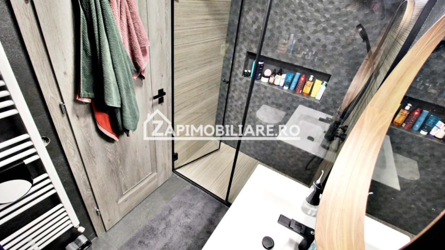 Apartament 3 camere,2 băi, mobilat LUX 82mp, cartier Maurer
