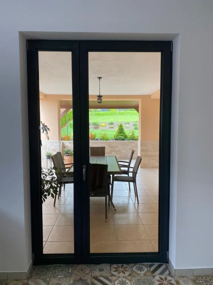 Casa 5 camere,477 mp,1077 mp teren, zona Cornisa,0%comision