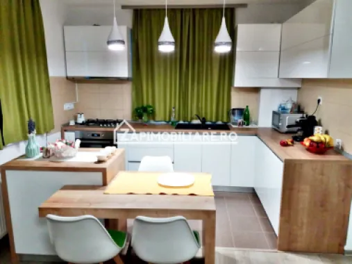 Casa 4 camere, 2 băi,141 mp,555 mp teren,cartier Răsăritului