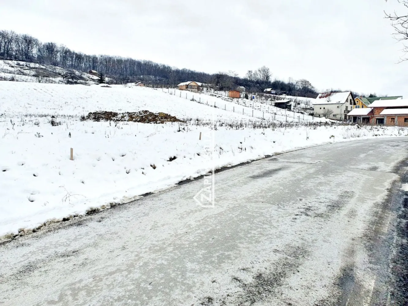Teren intravilan 1.500 mp. Corunca Valea Iubirii 65 euro mp - De vănzare 1.500 mp.teren intravilan cu puz aprobat in Corunca zona Valea Iubirii cu utilitati langă teren si drum asfaltat
Contact 0774048706 Bogdan
Terenul de 1.500 mp.se vinde la prețul de 97.500 Euro negociabil Comisionul este ZERO!
Contact 0774048706 Bogdan
Dacă vă place această ofertă - sau pentru alte informații sunați la numărul de contact din anunț! 0774048706 Bogdan
Compania Zap Imobiliare vă pune la dispoziție toate informațiile, actele și documentele necesare alături de asistență și consiliere permanentă până la finalizarea achiziției imobiliare.