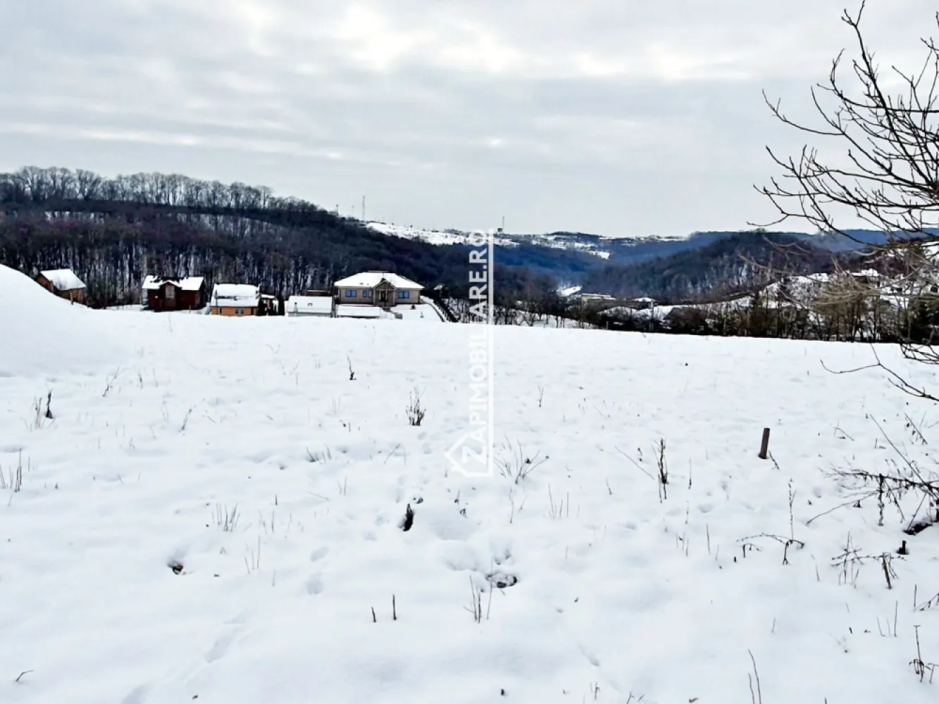 Teren intravilan 1.500 mp. Corunca Valea Iubirii 65 euro mp