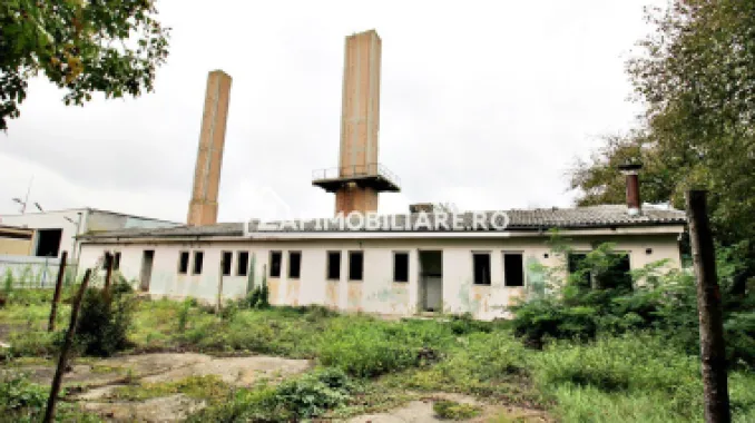 Hală + birouri si spatiu comercial 700 mp. teren 2.500 mp