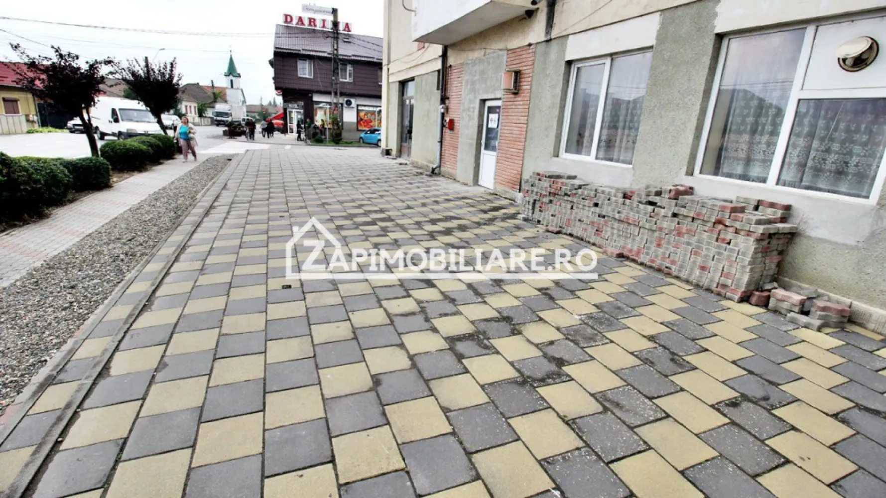 Hală + birouri si spatiu comercial 700 mp. teren 2.500 mp - De închiriat hală cu parcare tir 360 mp. + spatiu comercial si birouri 340 mp. suprafata teren 2.500 mp la prețul de 3 euro mp + tva situat la parter in Ungheni langă Autostradă 
Contact 0774048706 Bogdan
- disponibile spatii comerciale in Centru Ungheni
Comisionul perceput este de 50% din valoarea primei chirii.Și se percepe o singură dată!
Acest anunț nu corespunde cerințelor tale? Sună la numărul afișat în anunț și unul dintre agenții noștri te va ajuta cu alte oferte personalizate în funcție de cerințele tale.