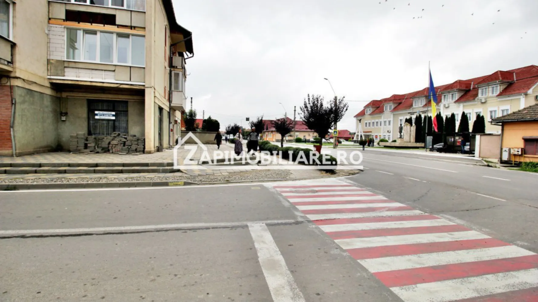 Hală + birouri si spatiu comercial 700 mp. teren 2.500 mp