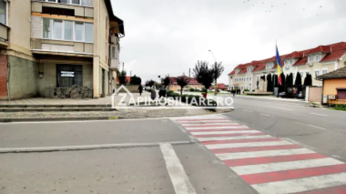 Hală + birouri si spatiu comercial 700 mp. teren 2.500 mp