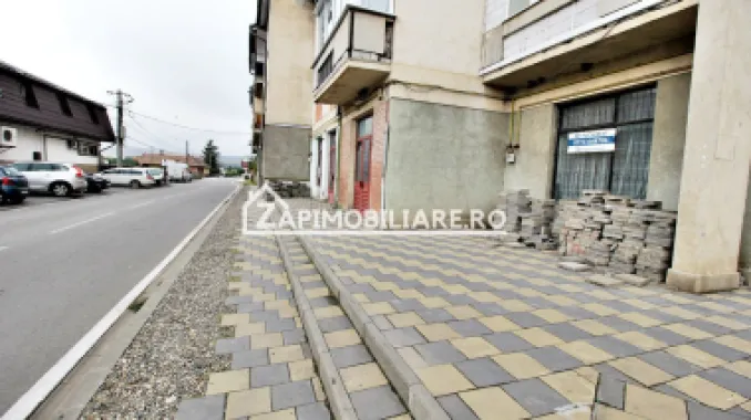 Hală + birouri si spatiu comercial 700 mp. teren 2.500 mp