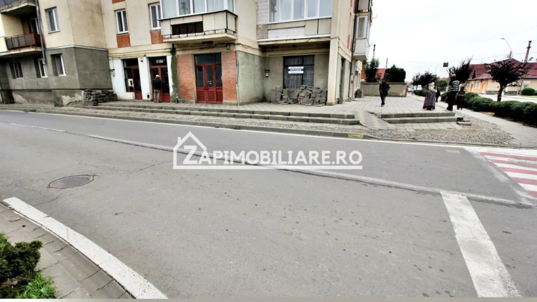 Hală + birouri si spatiu comercial 700 mp. teren 2.500 mp
